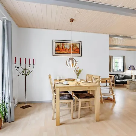 Stunning In With Kitchen Nyaraló *